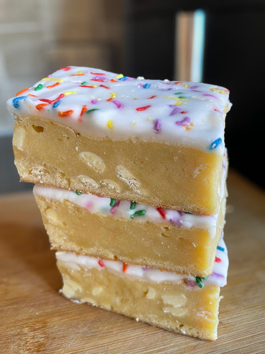 Old School Cake Blondie